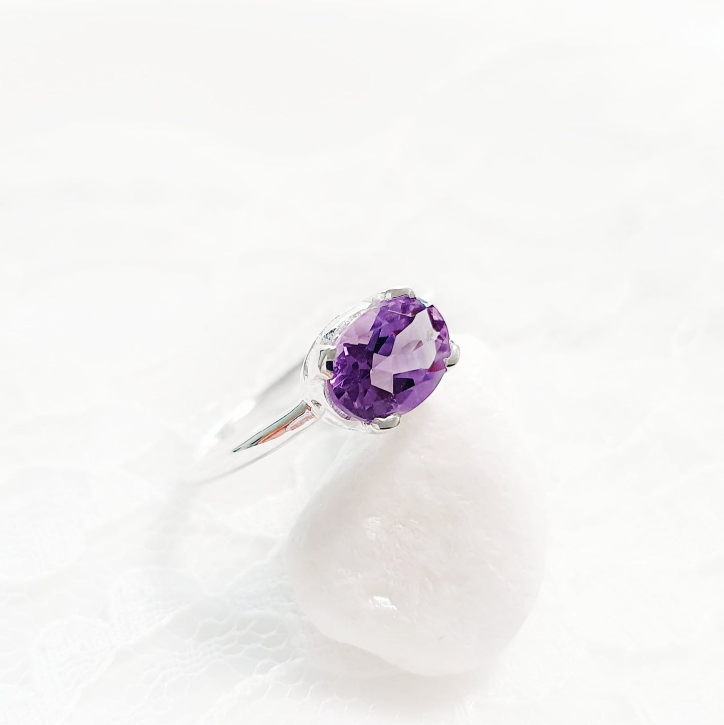 Amethyst Ring, Edelstein Ring Amethyst Edelsteinring mit oval geschliffenem Edelstein Amethyst, Amethyst Schmuck