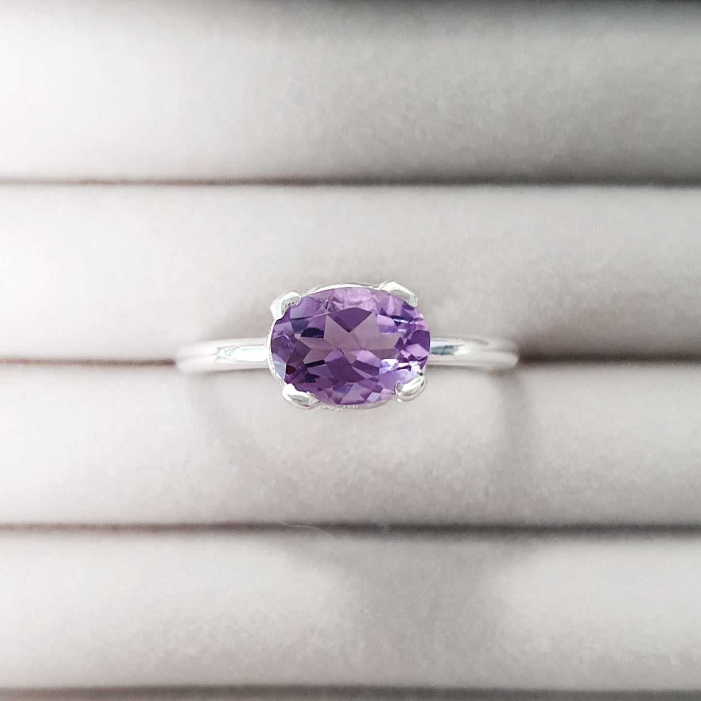 Amethyst Ring, Edelstein Ring Amethyst Edelsteinring mit oval geschliffenem Edelstein Amethyst, Amethyst Schmuck