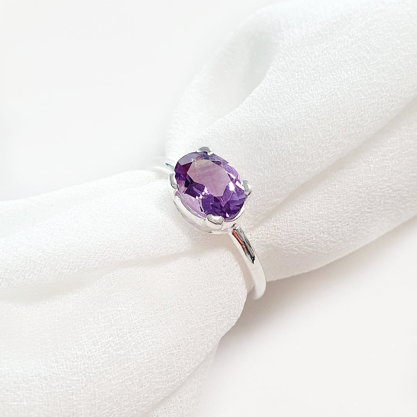 Amethyst Ring, Edelstein Ring Amethyst Edelsteinring mit oval geschliffenem Edelstein Amethyst, Amethyst Schmuck