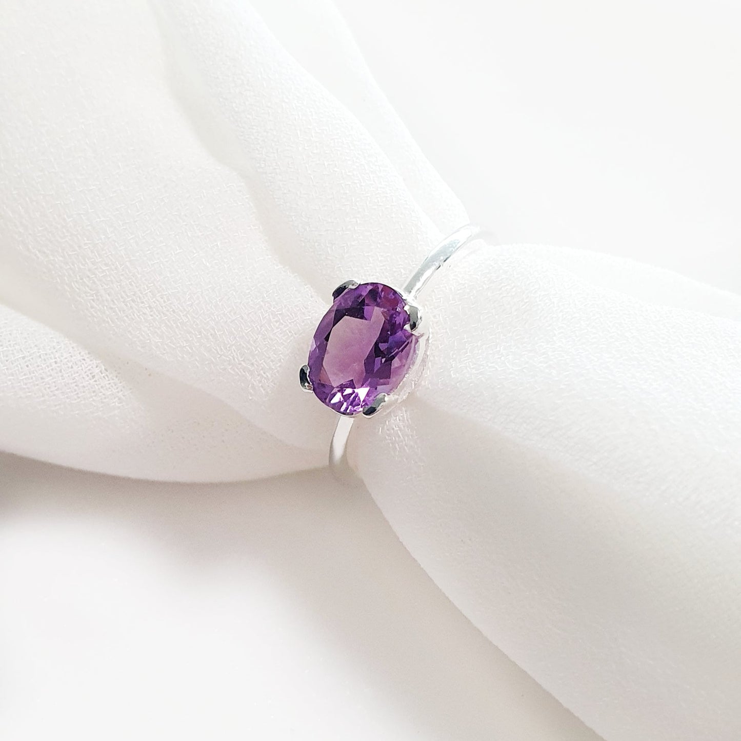 Amethyst Ring, Edelstein Ring Amethyst Edelsteinring mit oval geschliffenem Edelstein Amethyst, Amethyst Schmuck