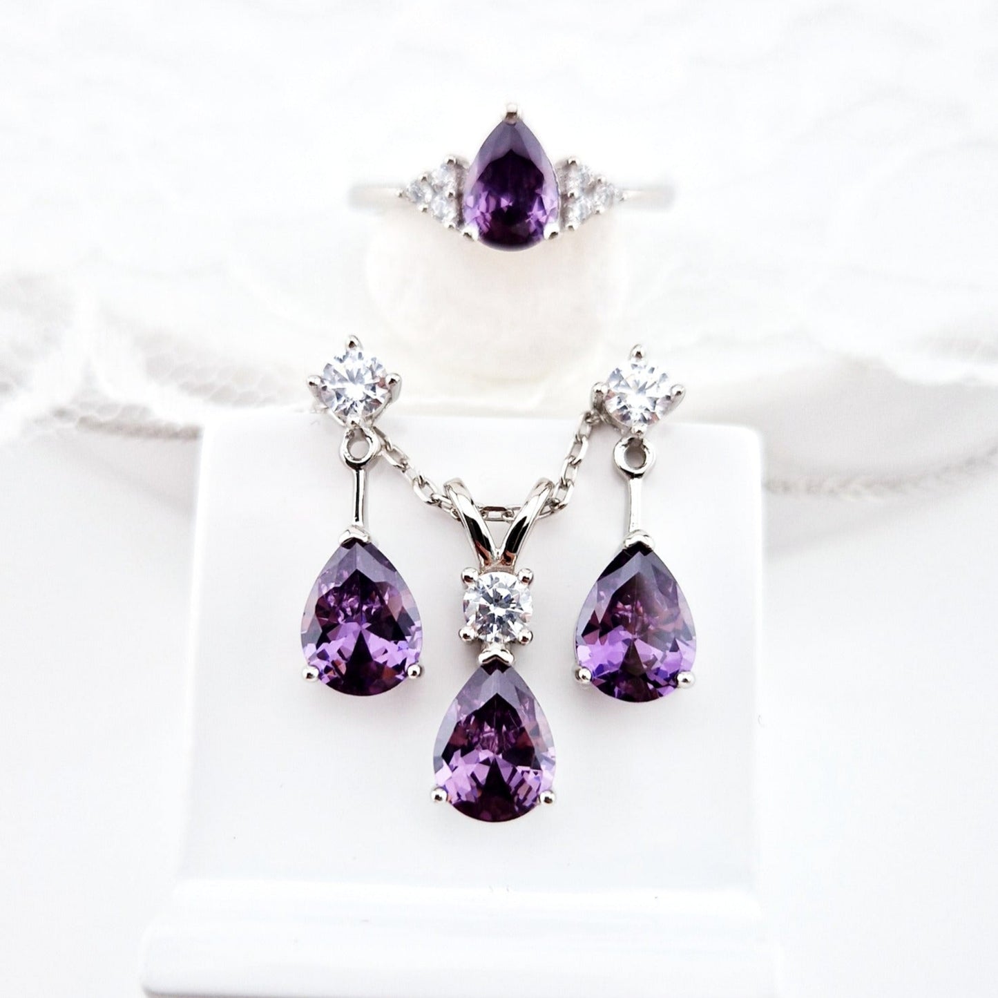 Amethyst Schmuckset, Amethyst Jewelry Set, Amethyst Edelstein Schmuck, Amethyst Gemstone Jewelry, Amethyst Earrings, Amethyst Ohrringe, Amethyst Halskette, Amethyst Kette, Amethyst Necklace, Amethyst Ring - Silberring mit Amethyst Edelstein, Amethyst silver ring, Bague en améthyste, Anello in ametista, Gemstone, Amethyst Edelsteinring