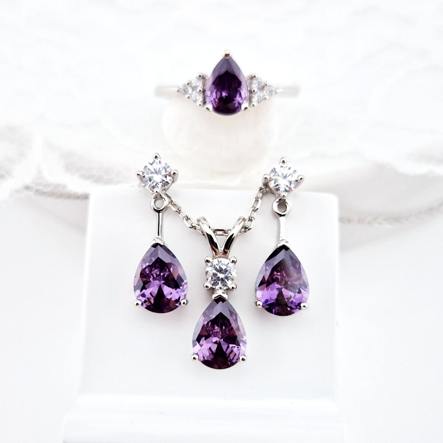 Amethyst Schmuckset, Amethyst Jewelry Set, Amethyst Edelstein Schmuck, Amethyst Gemstone Jewelry, Amethyst Earrings, Amethyst Ohrringe, Amethyst Halskette, Amethyst Kette, Amethyst Necklace, Amethyst Ring - Silberring mit Amethyst Edelstein, Amethyst silver ring, Bague en améthyste, Anello in ametista, Gemstone, Amethyst Edelsteinring. Jewelry set, Schmuckset, Silber Schmuckset, Silver Jewellery set