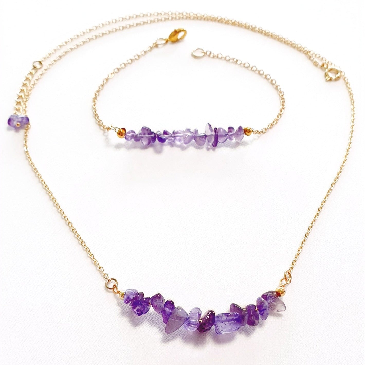 Amethyst Halskette, Goldene Amethyst Kette. lila Edelstein Halskette mit Amethyst Chipsreihe lila Amethyst Edelstein Halskette vergoldet elegante zierliche Halskette