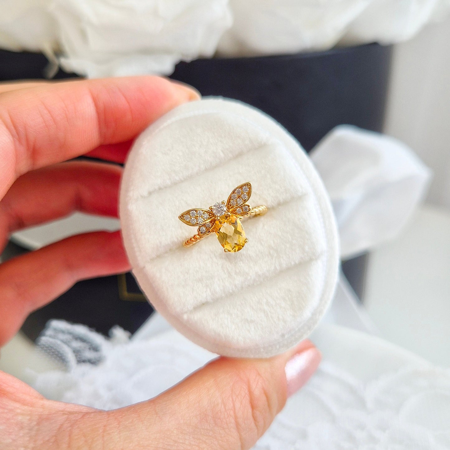Bienen Ring, Bee Ring, Citrin Ring, Citrine Ring, silver ringgold-plated, silber Ring vergoldet, Schmuck, Ring, Fingerring, Damenring, jewelry, jewellery, ring, bague, anello, goldener Ring, tier Ring, insekt schmuck, Bienen Schmuck, bee jewelry, schmuck für sie, gift for her, birthday gift, jewelry present, pave setting, adjustable ring, verstellbar