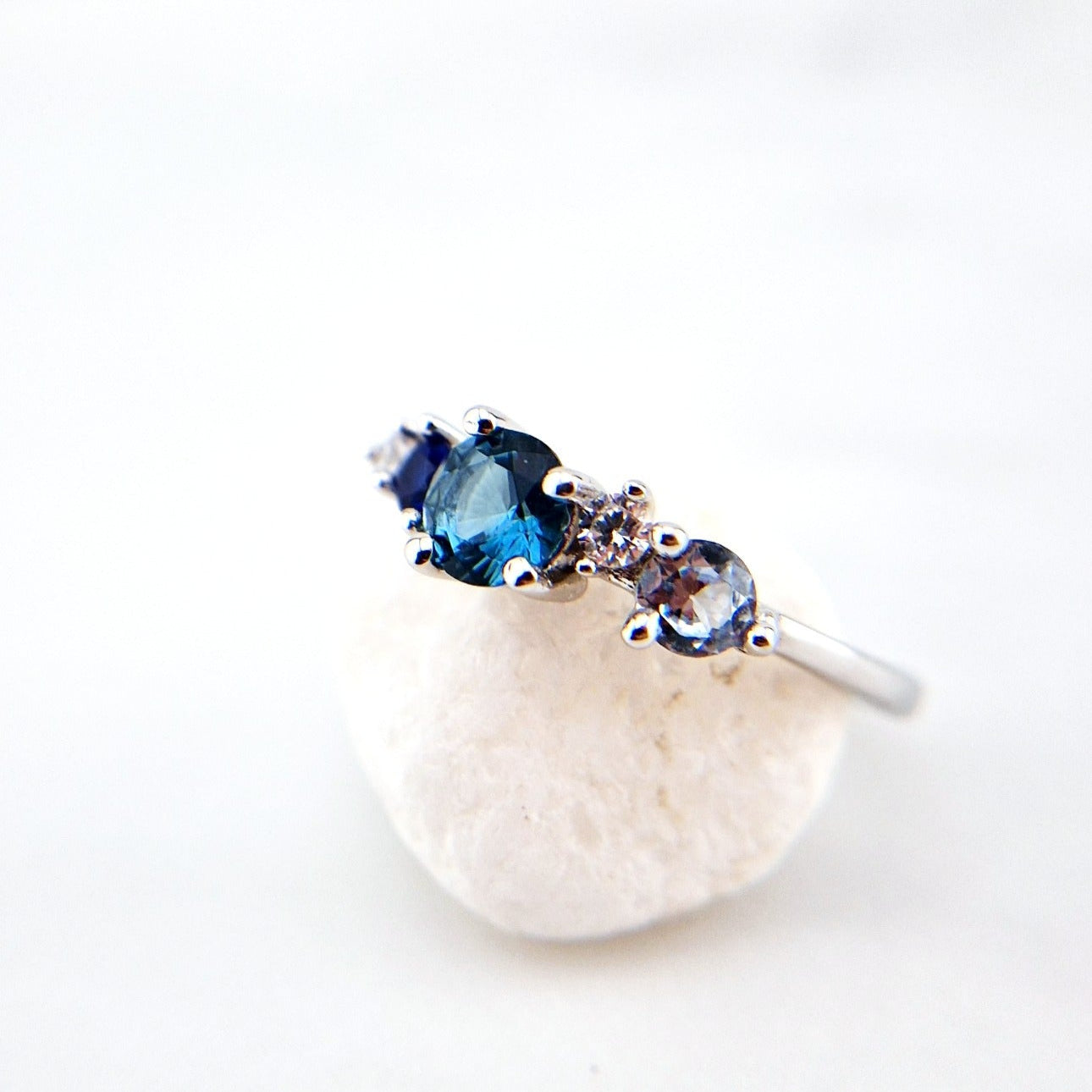 Ring blaue Edelsteine, Blue gemstone Ring, Topas Ring, London Blautopas Ring, Topas Ring, Aquamarin Ring, Blausaphir Ring, Saphir Ring, Silber Ring, Ring, Blauer Ring, eleganter Ring, elegant Ring, gemstone ring, silver ring, London blue topaz ring, blue topaz ring, topaz ring, Blue ring, elegant ring, ring jewelry