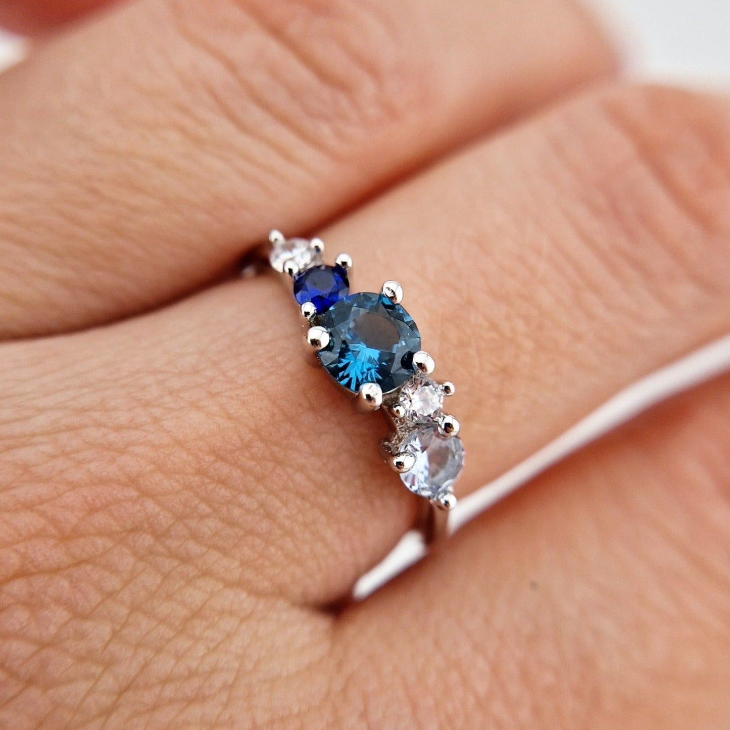 Ring blaue Edelsteine, Blue gemstone Ring, Topas Ring, London Blautopas Ring, Topas Ring, Aquamarin Ring, Blausaphir Ring, Saphir Ring, Silber Ring, Ring, Blauer Ring, eleganter Ring, elegant Ring, gemstone ring, silver ring, London blue topaz ring, blue topaz ring, topaz ring, Blue ring, elegant ring, ring jewelry