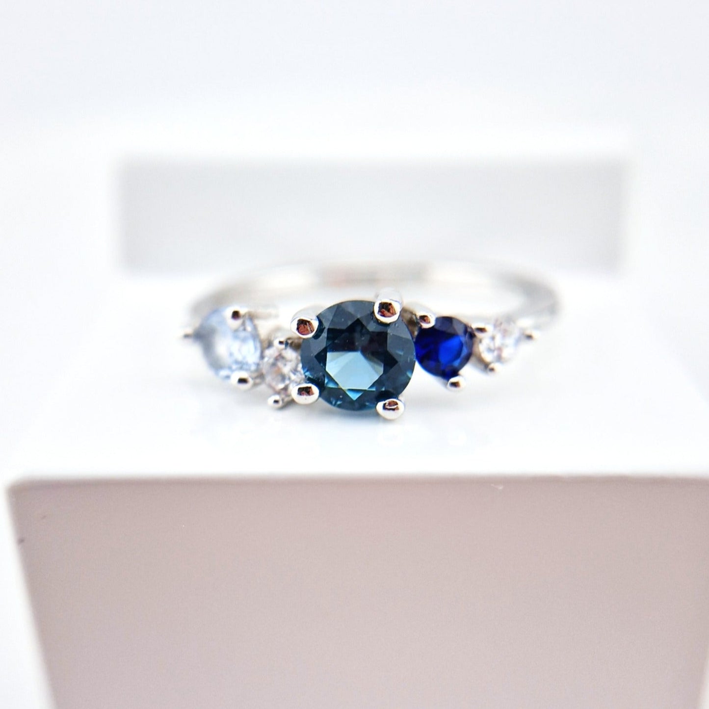 Ring blaue Edelsteine, Blue gemstone Ring, Topas Ring, London Blautopas Ring, Topas Ring, Aquamarin Ring, Blausaphir Ring, Saphir Ring, Silber Ring, Ring, Blauer Ring, eleganter Ring, elegant Ring, gemstone ring, silver ring, London blue topaz ring, blue topaz ring, topaz ring, Blue ring, elegant ring, ring jewelry