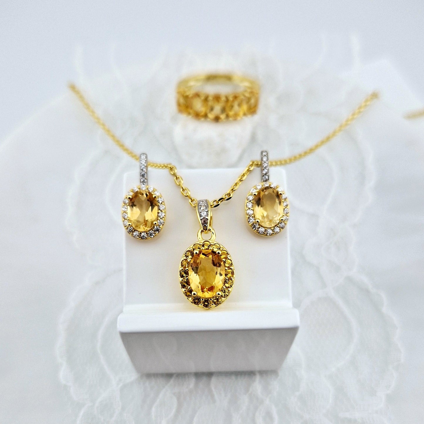 Citrin Schmuckset, Citrine Jewelry set, Citrin Ohrringe, Citrin Ohrstecker, Citrin Ring, Citrine Ring, Citrine Earrings, Citrine studs, Citrine necklace, Citrine pendant necklace, golden jewelry set, gold Schmuck Set, Silber Schmuckset, silver jewellery set, yellow jewelry set, gelber Citrin Schmuck