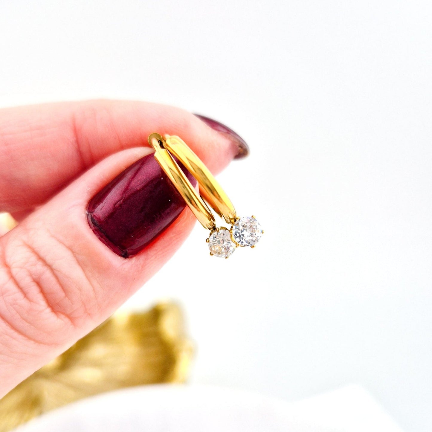 Creolen Ohrringe_Hoop earrings_Boucles d'oreilles creoles, Orecchini a cerchio, minimalistische Ohrringe, Minimalist earrings, minimalist hoops, golden hoops, Creolen god, Gold Creolen, goldene Ohrringe, golden earrings