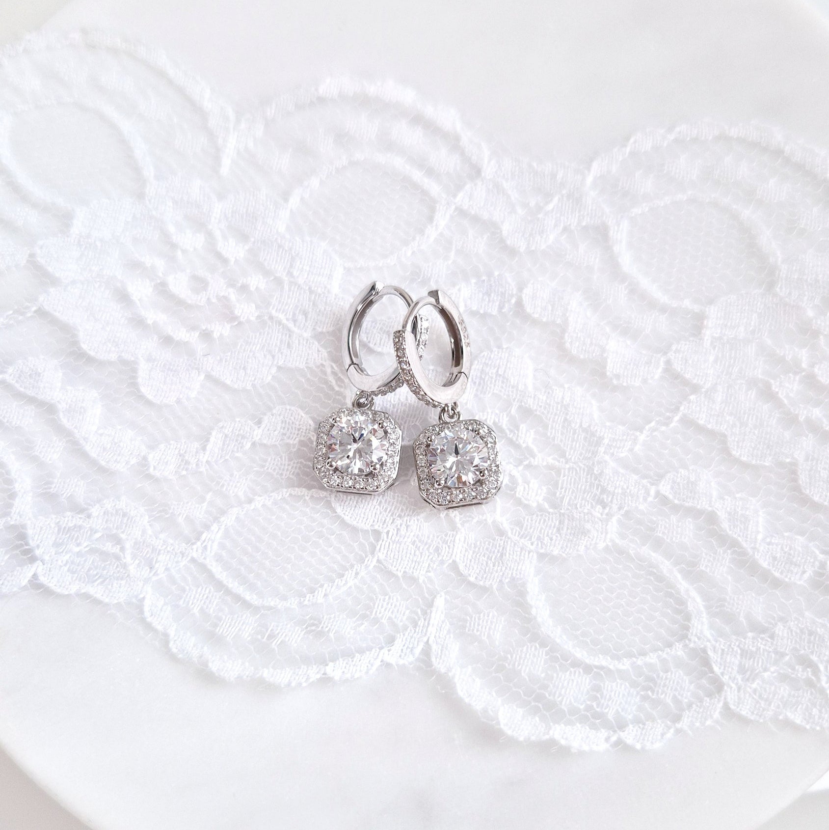 Dangle Huggies, Huggie Ohrringe mit Anhänger, boucles d'oreilles, orecchini