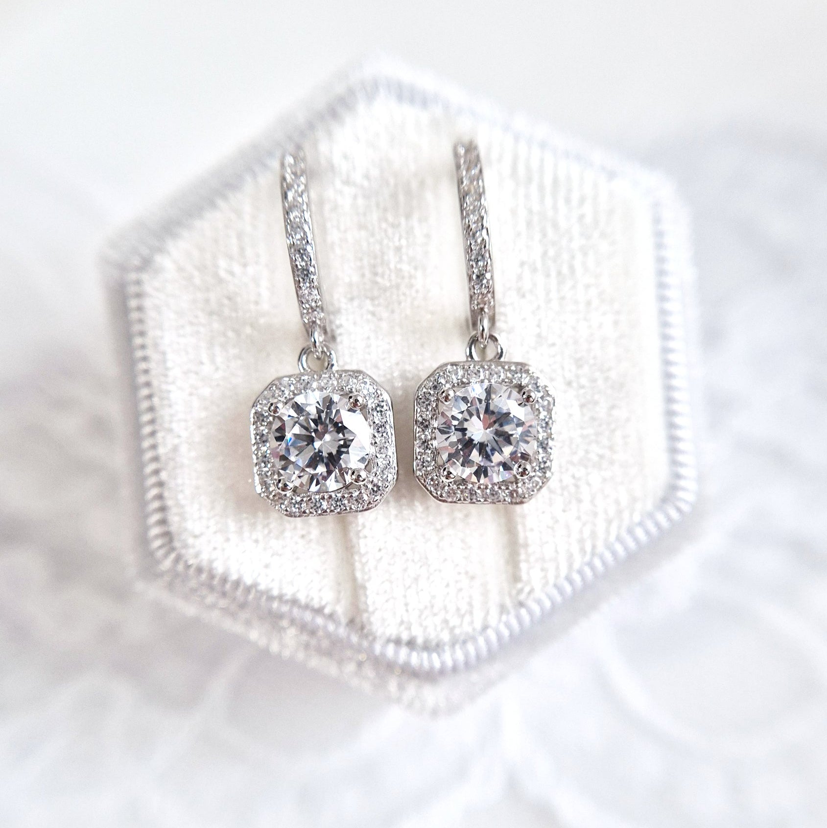 Dangle Huggies, Huggie Ohrringe mit Anhänger, boucles d'oreilles, orecchini