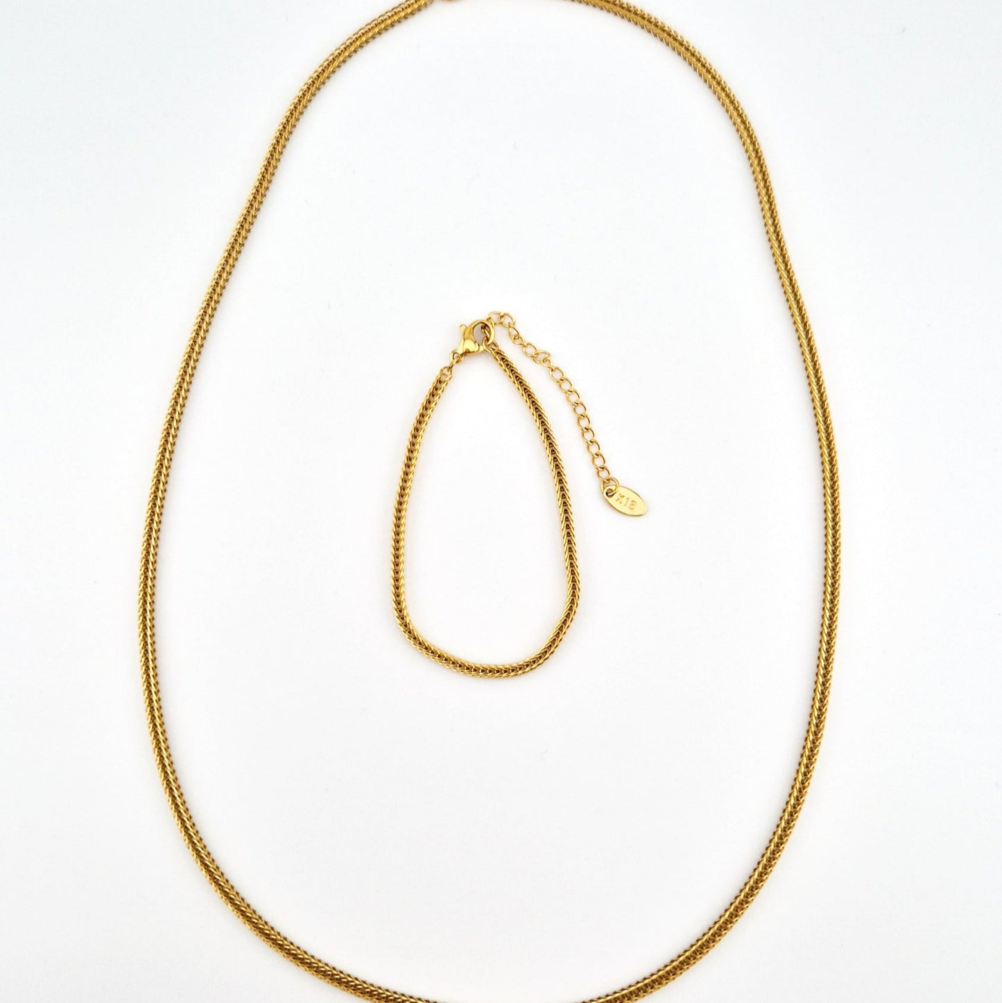 Edelstahl Halskette, stainless steel necklace, collier acier inox, collana acciaio, Gold Halskette, goldene Kette, golden necklace, gold necklace, Halskette, necklace, collana, collier, minimalistische Halskette, Minimalist necklace, Edelstahl Armband, stainless steel bracelet, Bracelet, Armband. Schmuckset, Jewelry set