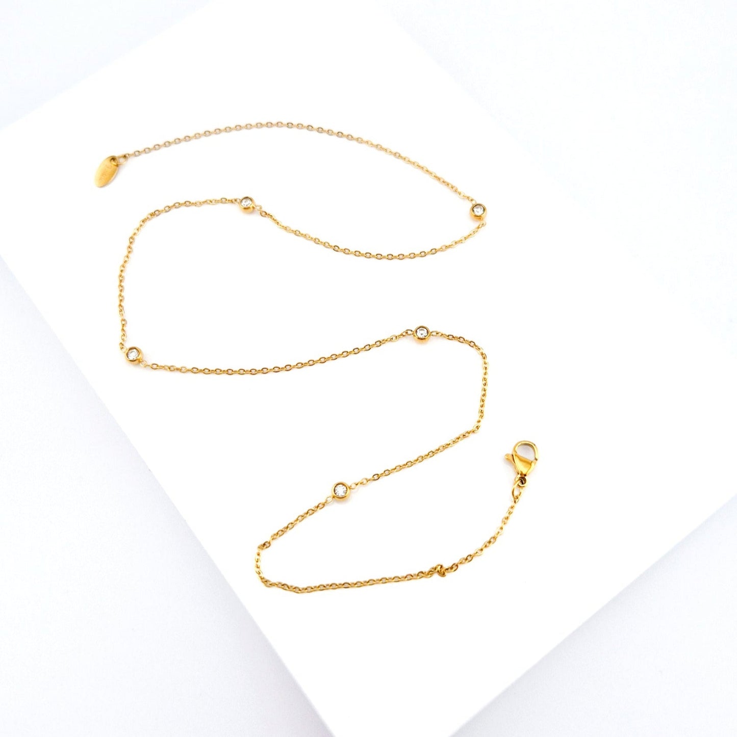 Goldene Halskette Zirkonia, golden necklace, golden necklace cubic zirconia, collier dore, collier dore zirconium, collana dorata, collana dorata zirconia, Zirkonia Halskette, Goldene Halskette, vergoldete Halskette, Halskette, Kette mit Zirkonia Steinchen, elegant golden necklace