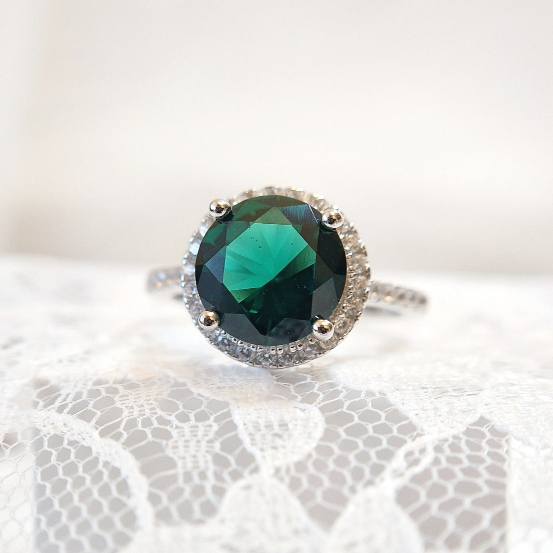 Smaragd Ring, Emerald Ring, grüner Smaragd Ring, green Emerald ring, Silberring, Silber Ring, Fingerring Smaragd, Fingerring, grüner Ring, Edelsteinring, Gemstone Ring, green ring, Ring Emaerald, halo ring, emerald halo ring, silver ring