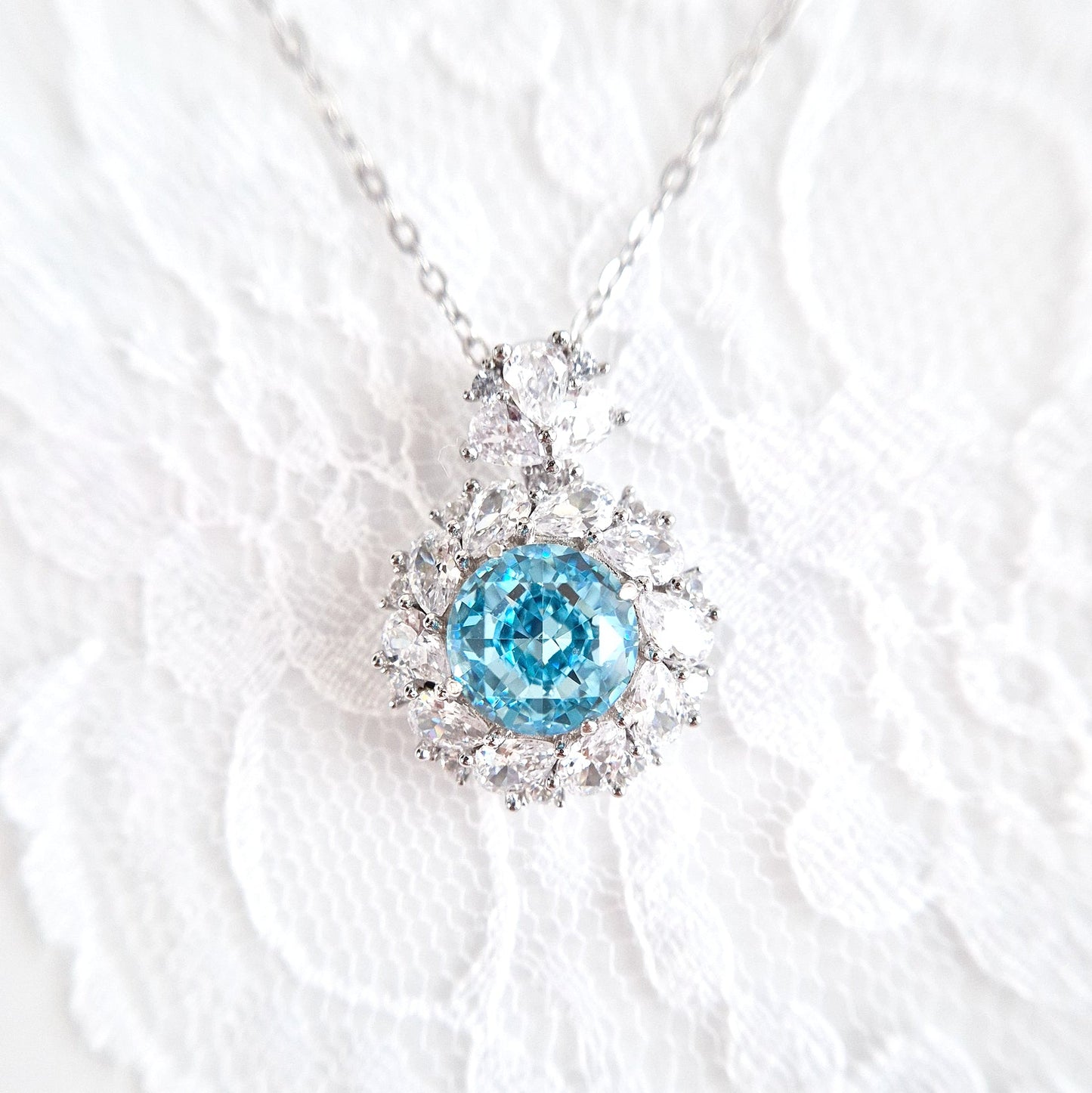 Halskette Zirkonia Eis Blau, ANhänger Kette, Damenhalskette, Halskette silber, necklace cz blue, zirconia necklace, collier, blue necklace, blue zirconia, collana