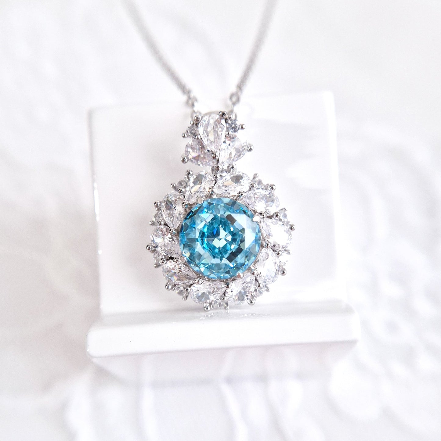 Halskette Zirkonia Eis Blau, ANhänger Kette, Damenhalskette, Halskette silber, necklace cz blue, zirconia necklace, collier, blue necklace, blue zirconia, collana