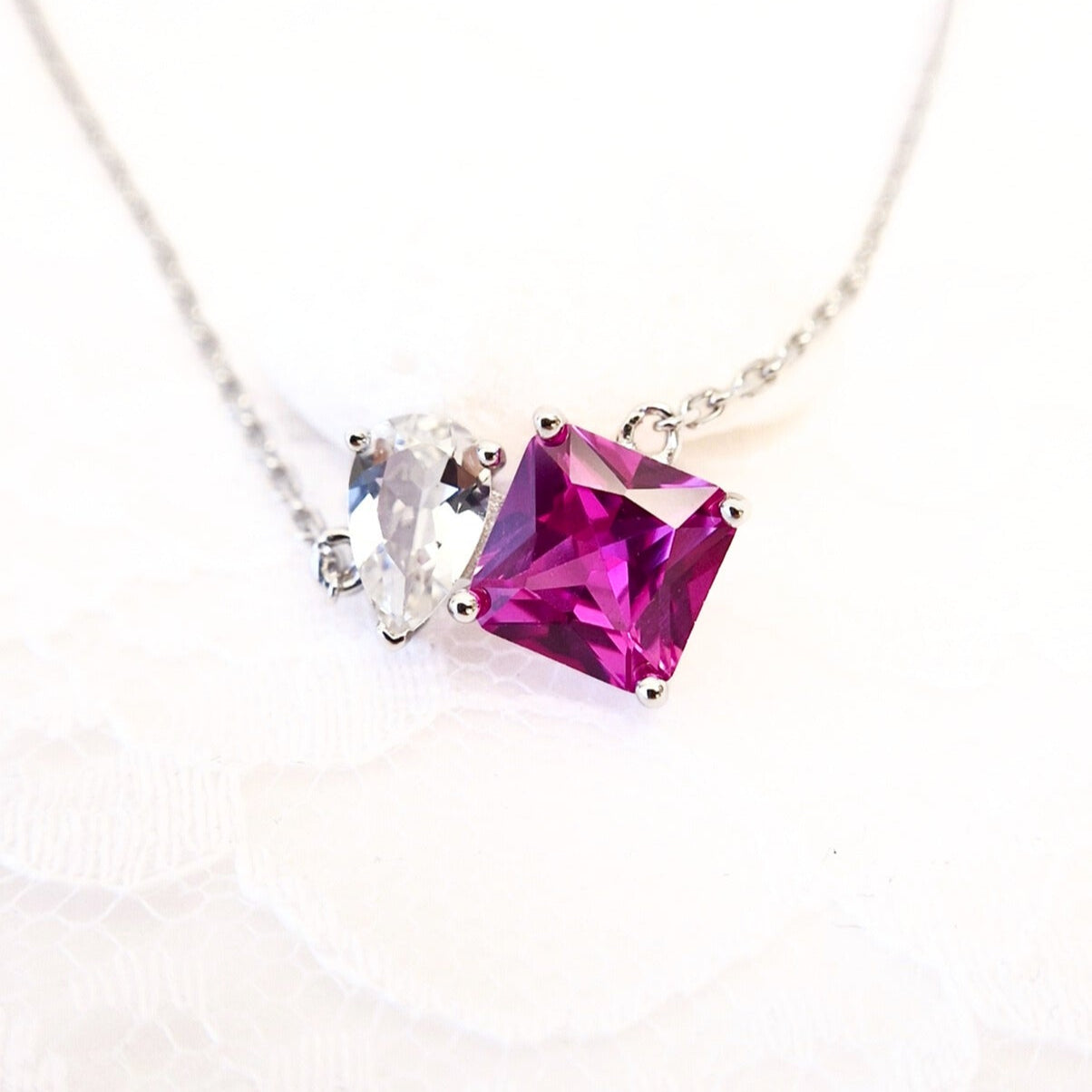 Edelstein Halskette, gemstone necklace, toi et moi necklace, toi et moi, Rosa Saphir Halskette, Silberkette, Silber Halskette, Damen Halskette, hot pink sapphire necklace, pink sapphire neckalce, sapphire necklace, Saphir Kette, Anhänderkette, pendant necklace, Rosegold Kette, rose-gold necklace, topas Halskette, topaz necklace, Silber Halskette mit Saphir Ahänger