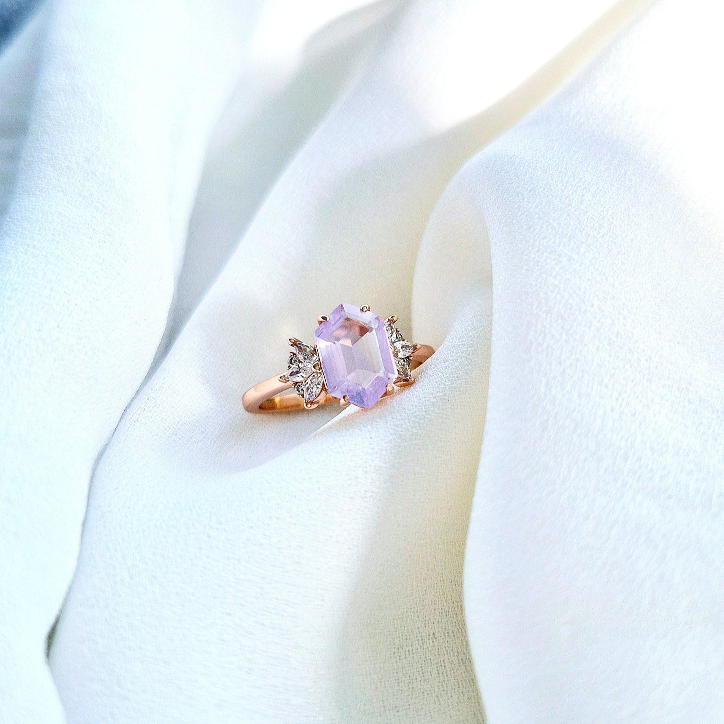 Lavendelquarz Ring, Lavender quartz Ring, rosegold ring lavender quartz, rosegold ring, Bague en quartz lavande, Anello in quarzo lavanda, Ring Schweiz, Bague suisse, ring switzerland, Anello Svizzera, Ring, Anello, Bague, Rosegold Ring, bague plaqué or rose, Lavender Ring, Bague lavanda, Fingerring, Damenring