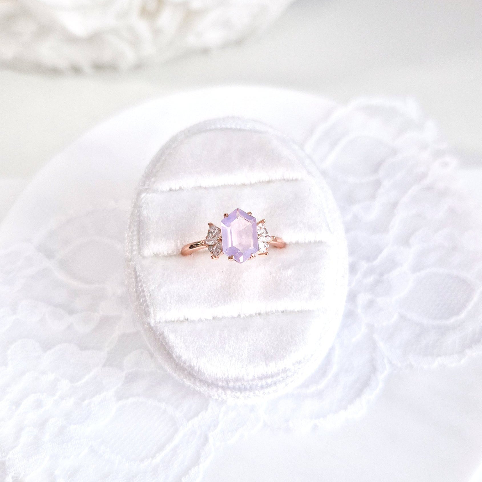 Lavendelquarz Ring, Lavender quartz Ring, rosegold ring lavender quartz, rosegold ring, Bague en quartz lavande, Anello in quarzo lavanda, Ring Schweiz, Bague suisse, ring switzerland, Anello Svizzera, Ring, Anello, Bague, Rosegold Ring, bague plaqué or rose, Lavender Ring, Bague lavanda, Fingerring, Damenring