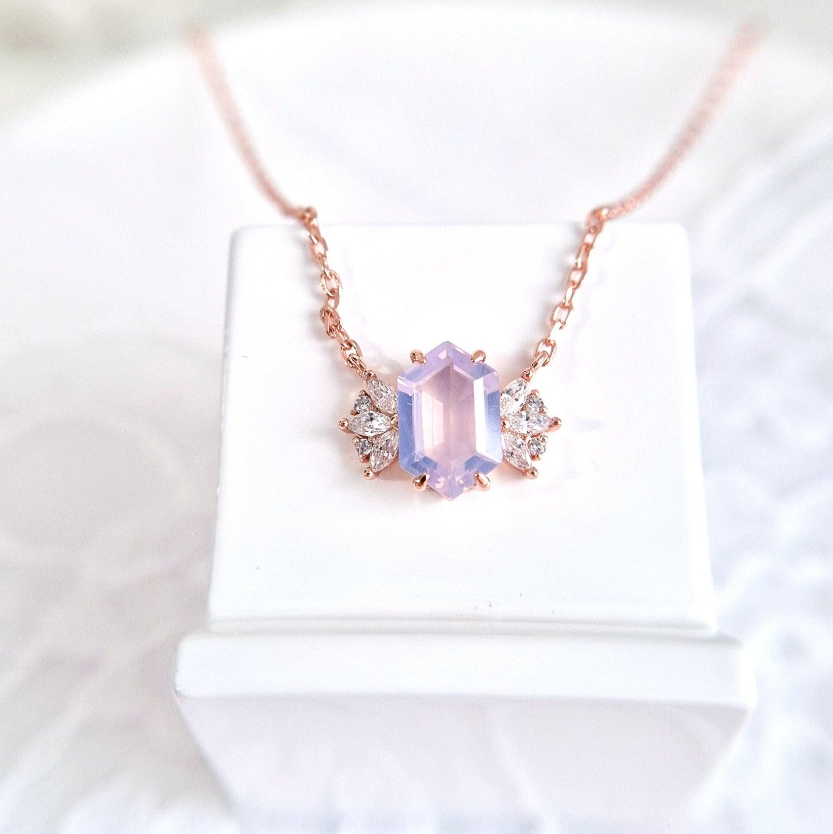 Lavendelquarz Schmuckset, Schmuckset Lavendelquarz, Lavender quartz jewelry set, Parure de bijoux en quartz lavande, Set di gioielli in quarzo lavanda, Schmuckset, jewellery set, Rosegold Schmuck, Silber Schmuck Set, Rose Gold Schmuckset, rose gold jewelry set, Rose gold jewelry, Lavendelquarz Ohrringe, Lavendelquarz Halskette, Lavendelquarz Ring, Schmuck, Ring, Ohrringe, Ohrstecker, Ring