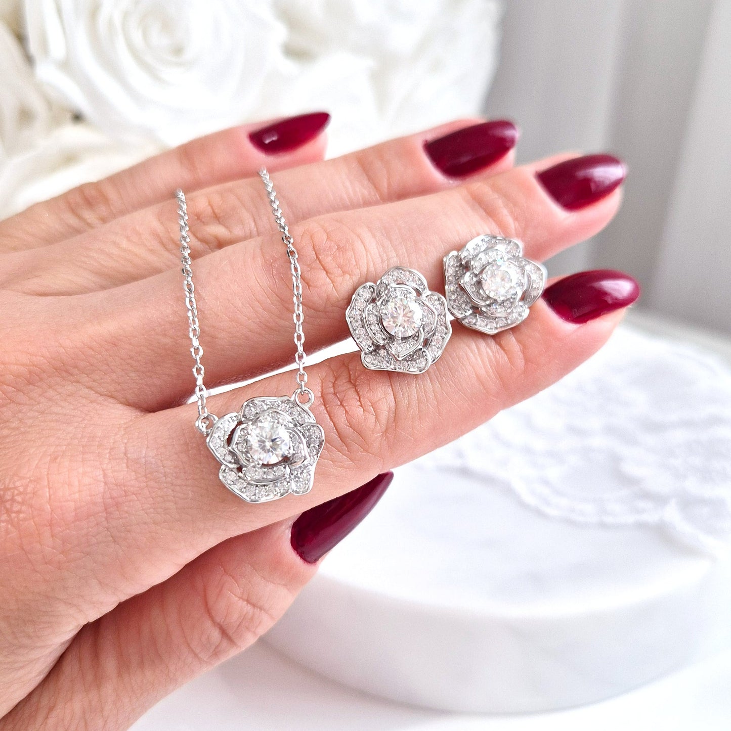 Moissanite pendant necklace and studs rose flower, Moissanit Kette und Ohrstecker, Halskette, Collier moissanite