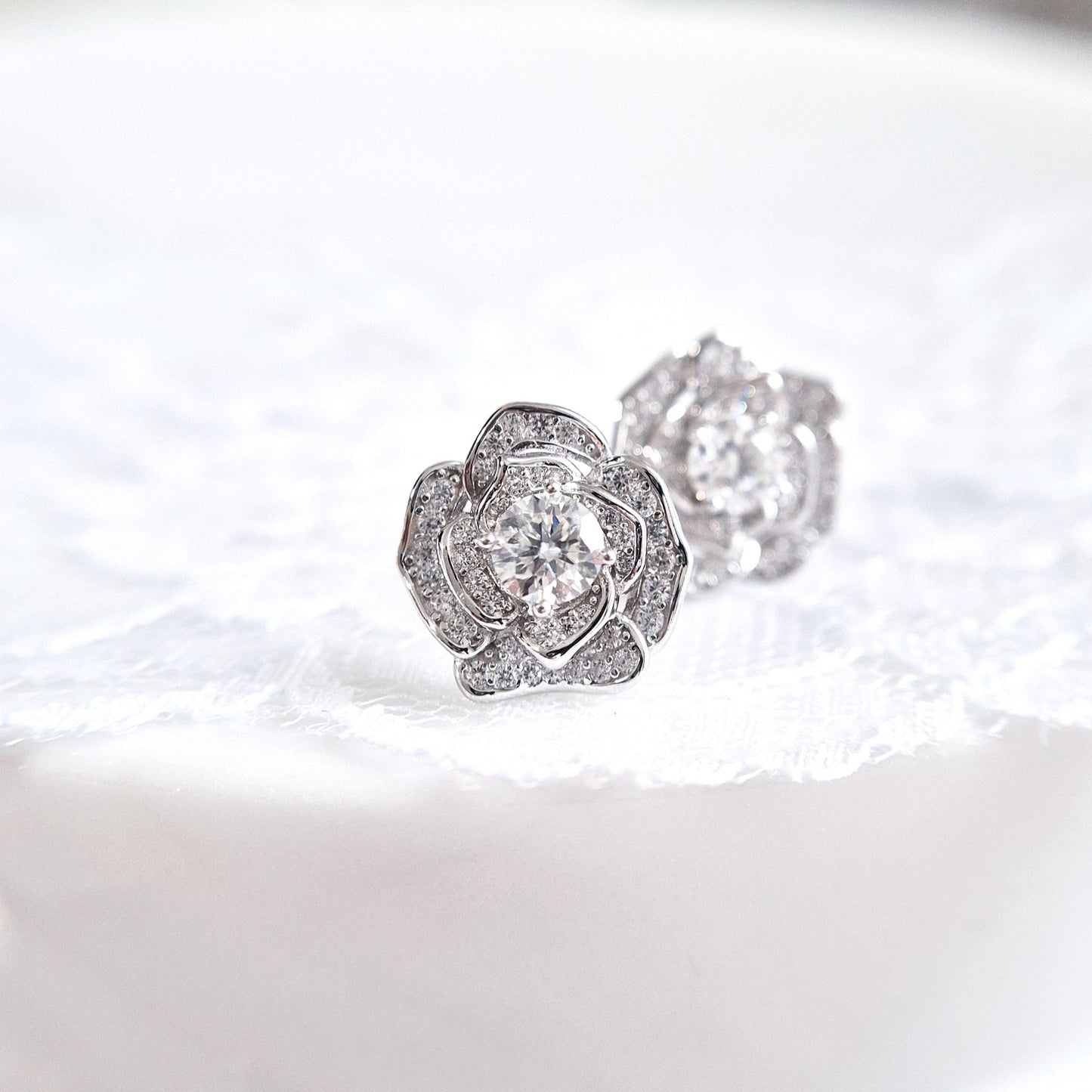 Moissanite stud earrings, Moissanit Ohrstecker, Ohrringe, boucles doreilles, clous, orecchini