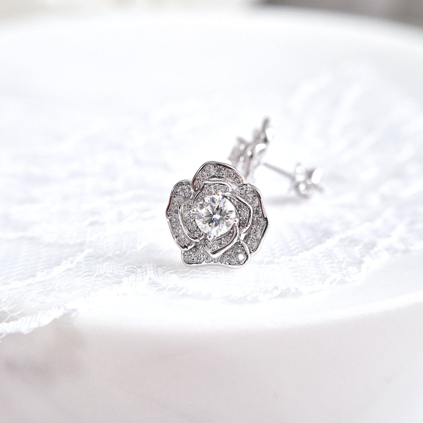 Moissanite stud earrings, Moissanit Ohrstecker, Ohrringe, boucles doreilles, clous, orecchini