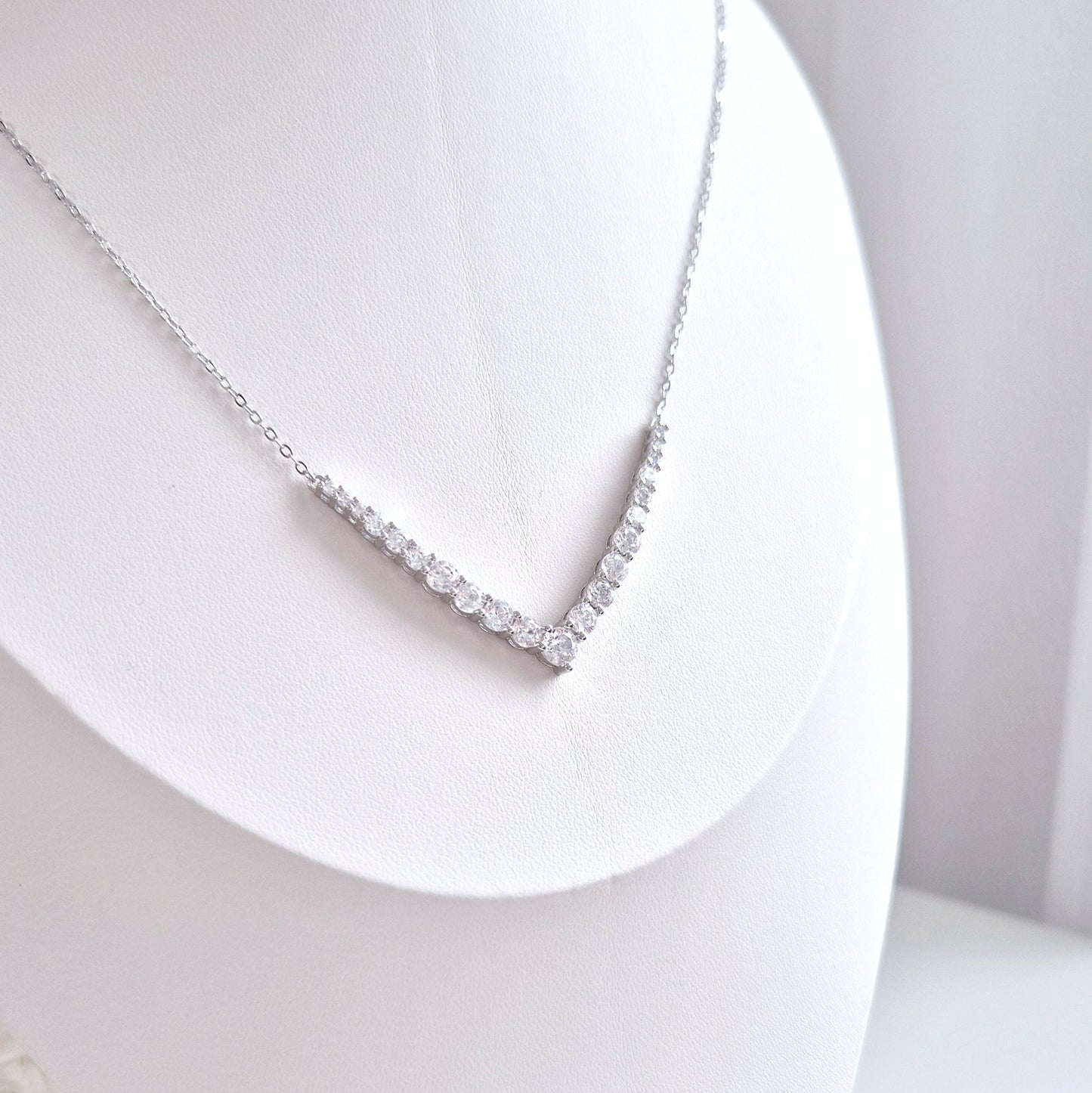 Necklace V-shaped, Halskette V-Form, Silber Kette, silver pendant necklace
