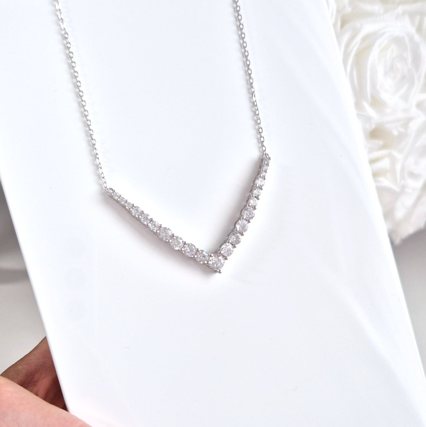 Necklace V-shaped, Halskette V-Form, Silber Kette, silver pendant necklace