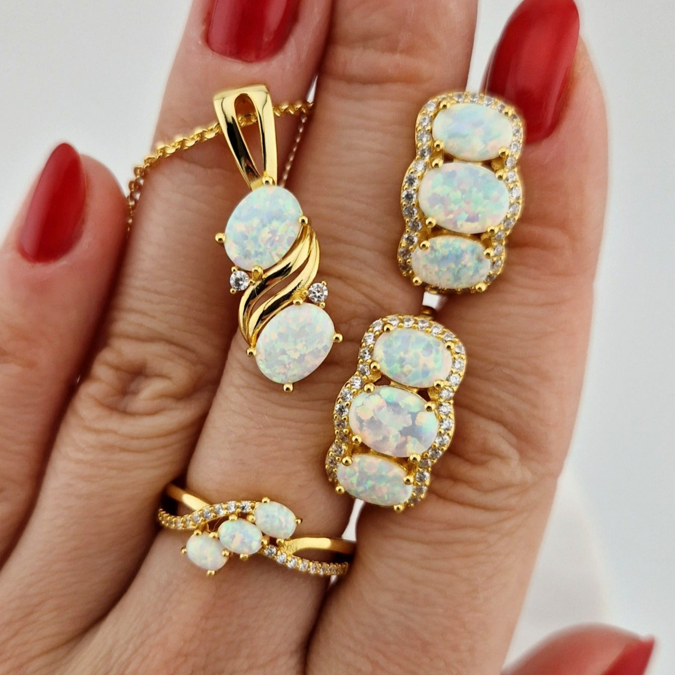 Weiss Opal Schmuckset, Opal Schmuckset, White Opal jewelry set, Opal jewelry set, Opal Schmuck, Opal Jewelry, Opal earrings, Opal Ohrringe, goldene Ohrringe, Gold earrings, golden earrings, Opal ring, Opal necklace, Opal pendant necklace, Opal Halskette, Opal Kette, goldener Schmuck, gold jewelry