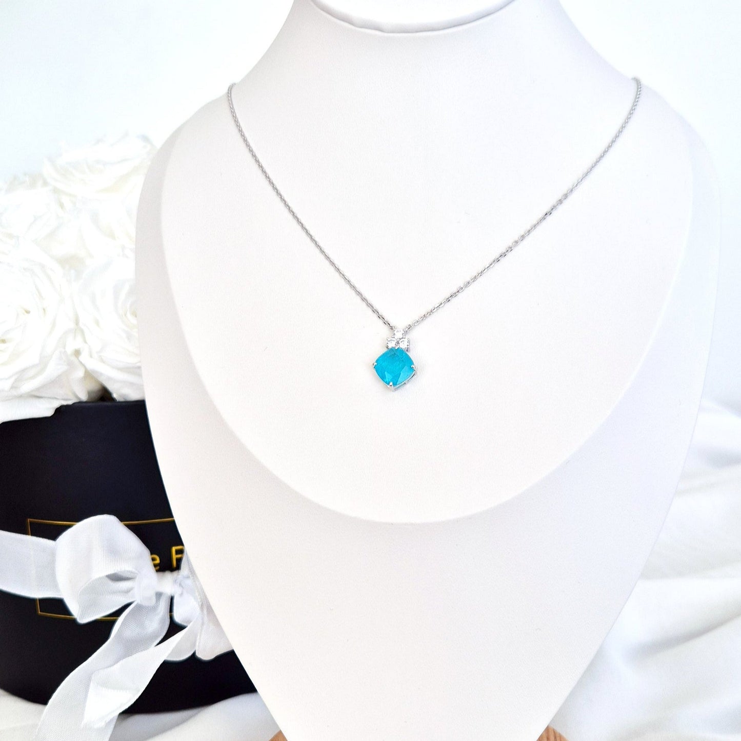Paraiba Halskette, Paraiba Turmalin Halskette, Paraiba, Halskette, paraiba necklace, paraiba tourmaline necklace, necklace, Paraiba Turmalin, Paraiba Tourmaline, collier paraiba, collier paraibe tourmaline, collana paraiba, collier, collana, Silber Halskette, Silver nekclace, pedant Necklace, Anhänger Halskette, Damen Halskette, Halskette für Damen, türkiesfarbene Halskette