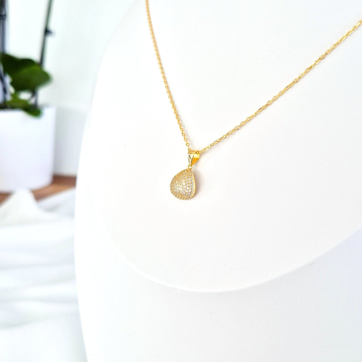 Pave Halskette, Pavé Necklace, Collana Pave, Collier Pavé, goldene Halskette mit Anhänger, golden Necklace, golden pendant ecklace, Anhänger Halskette Gold Kette Damen, minimalistische Halskette, Goldanhänger Kette, Halskette, necklace, pendant necklace, collana, collier