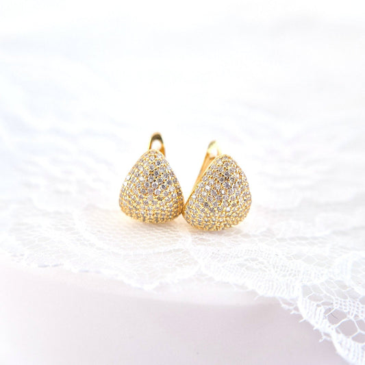 Pavé Ohrringe, Pavé earrings, Boucles doreilles pavé, Orecchini pavé, Gold Ohrringe, goldene Ohrringe, Goldene Creolen, Ohrringe, Creolen, golden Earrings, gold earrings, boucles doreed plaque dor, boucles doreilles, orecchini, huggie hoop earrings, hoop earrings, earrings, orecchini dorata