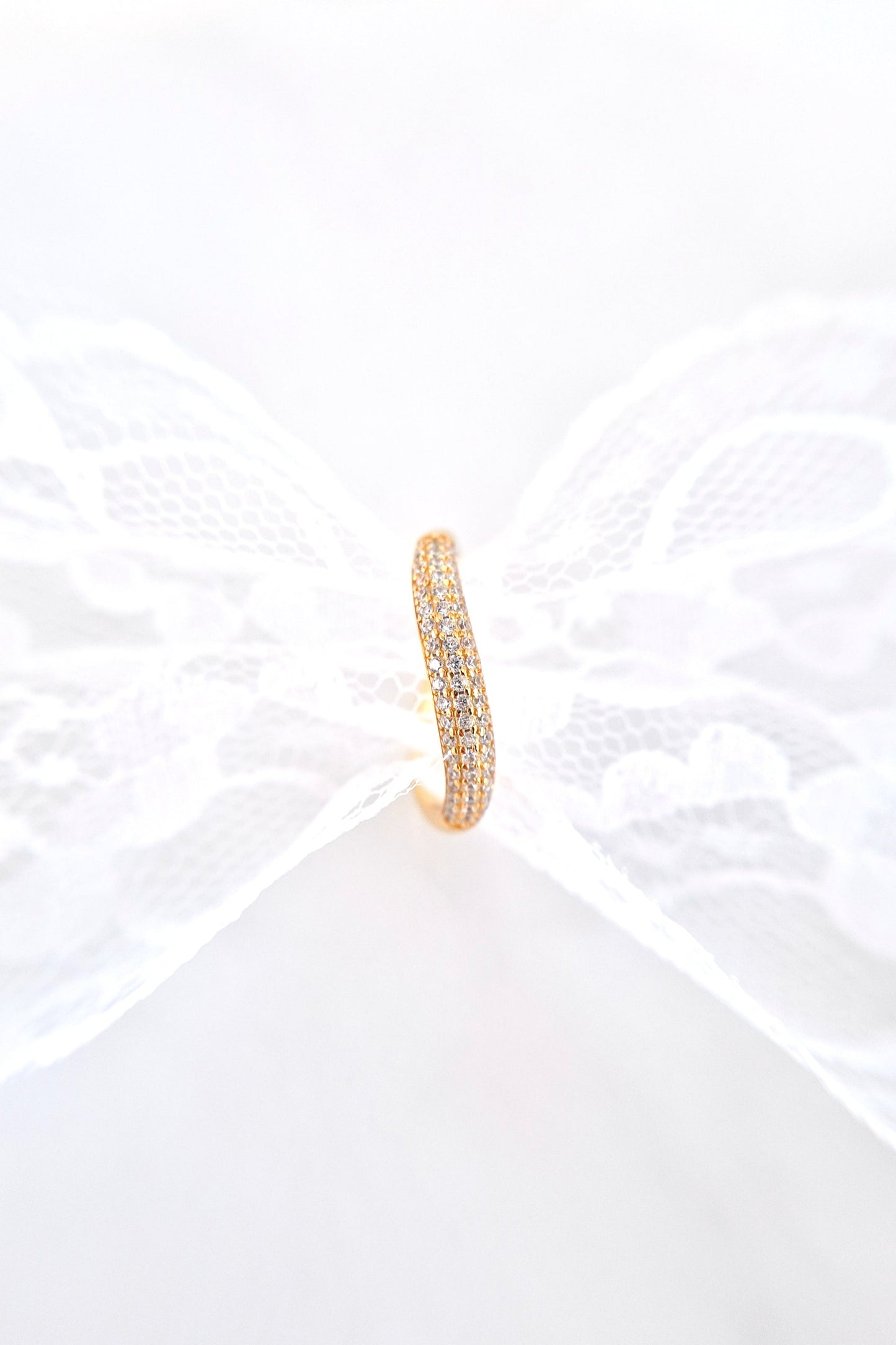 Pavé Ring, Bague Pavé, Anello Pavé, Goldener Ring, Golden ring, bague plaque or, anello dorata, minimalistischer RIng, minimalist ring, Ring, Bague, Anello, Wave Ring, Wellenring, Ring Welle, Ring mit Zircon Steinchen, Ring mit CZ Diamanten, CZ Diamond ring
