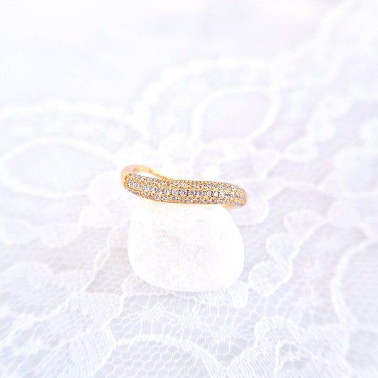 Pavé Ring, Bague Pavé, Anello Pavé, Goldener Ring, Golden ring, bague plaque or, anello dorata, minimalistischer RIng, minimalist ring, Ring, Bague, Anello, Wave Ring, Wellenring, Ring Welle, Ring mit Zircon Steinchen, Ring mit CZ Diamanten, CZ Diamond ring