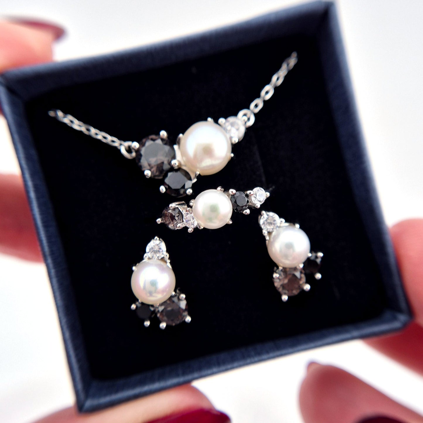 Perlen Schmuckset, Schmuckset, Silber Achmuck, Perlen Schmuck, Pearl Jewelry set, Perlen Kette, Pearl Necklace, Perlenkette Damen, Süsswasserperlen Halskette, silver necklace with pearl pendant, black and white pearl necklace, Silber Halskette, Halskette mit Anhänger, Halskette, Perlenhalskette, Perlen Halskette