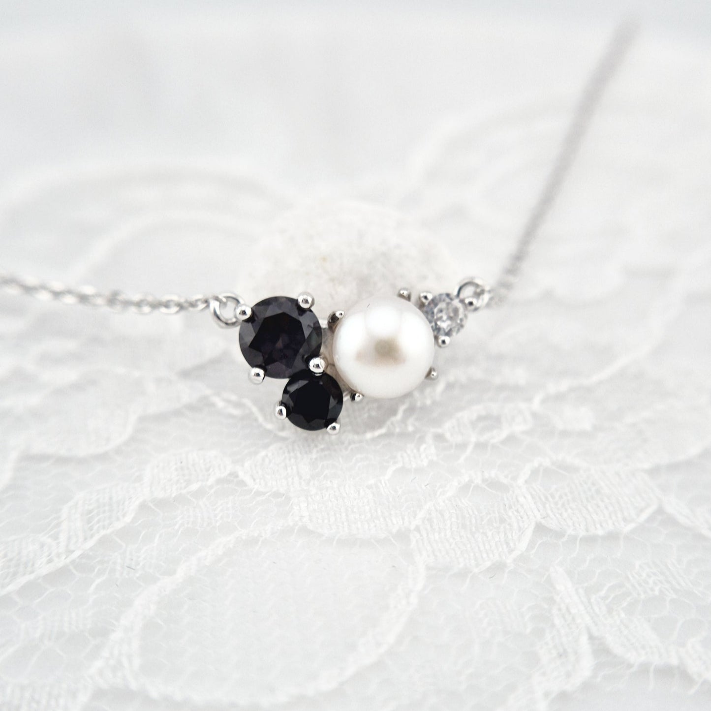 Perlen Kette, Pearl Necklace, Perlenkette Damen, Süsswasserperlen Halskette, silver necklace with pearl pendant, black and white pearl necklace, Silber Halskette, Halskette mit Anhänger, Halskette, Perlenhalskette, Perlen Halskette
