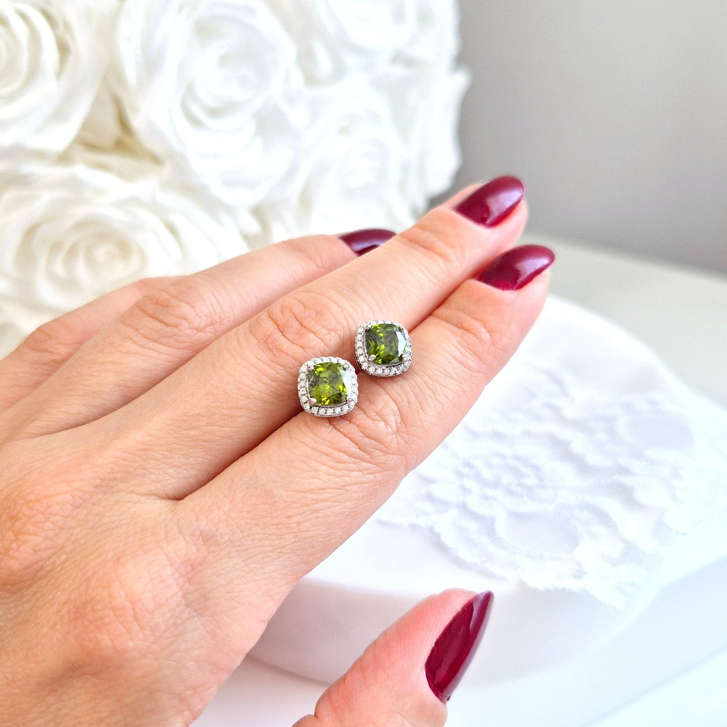 Peridot Stud earrings, Peridot Ohrstecker, puces d’oreilles, orecchini a perno