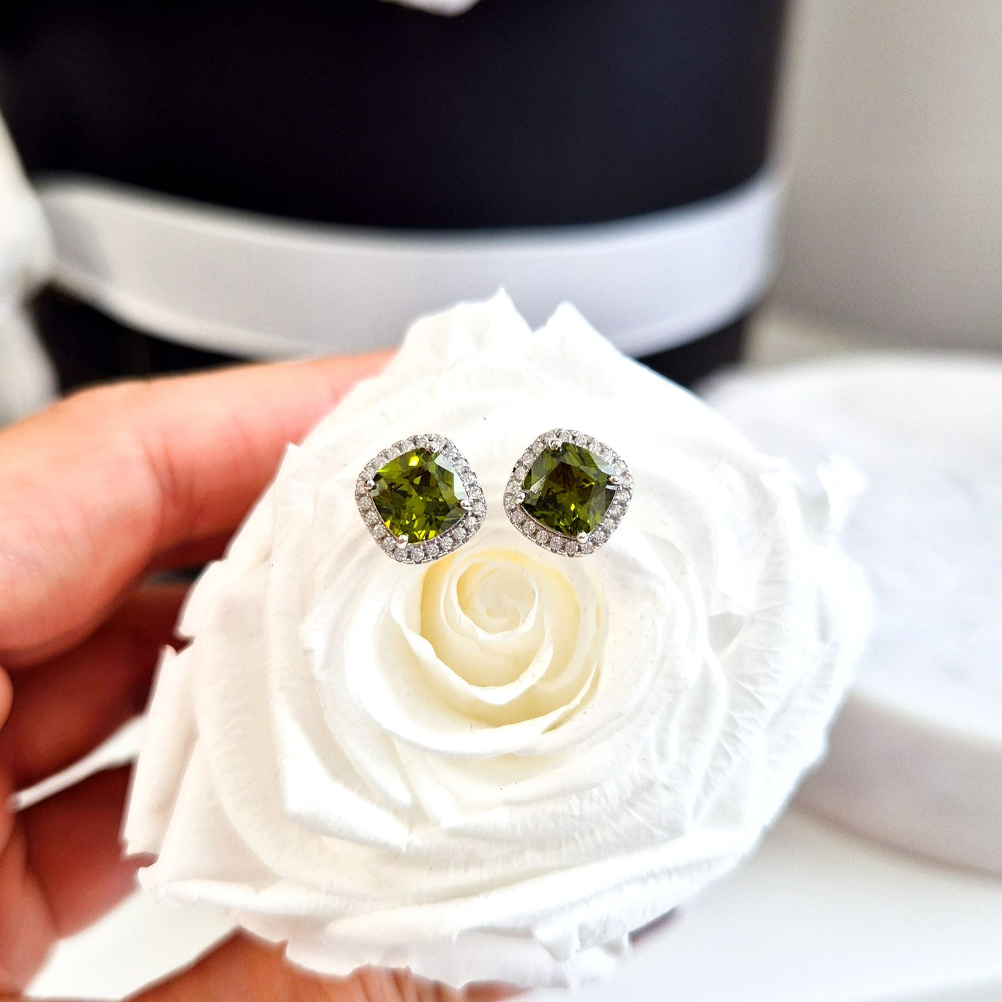 Peridot Stud earrings, Peridot Ohrstecker, puces d’oreilles, orecchini a perno