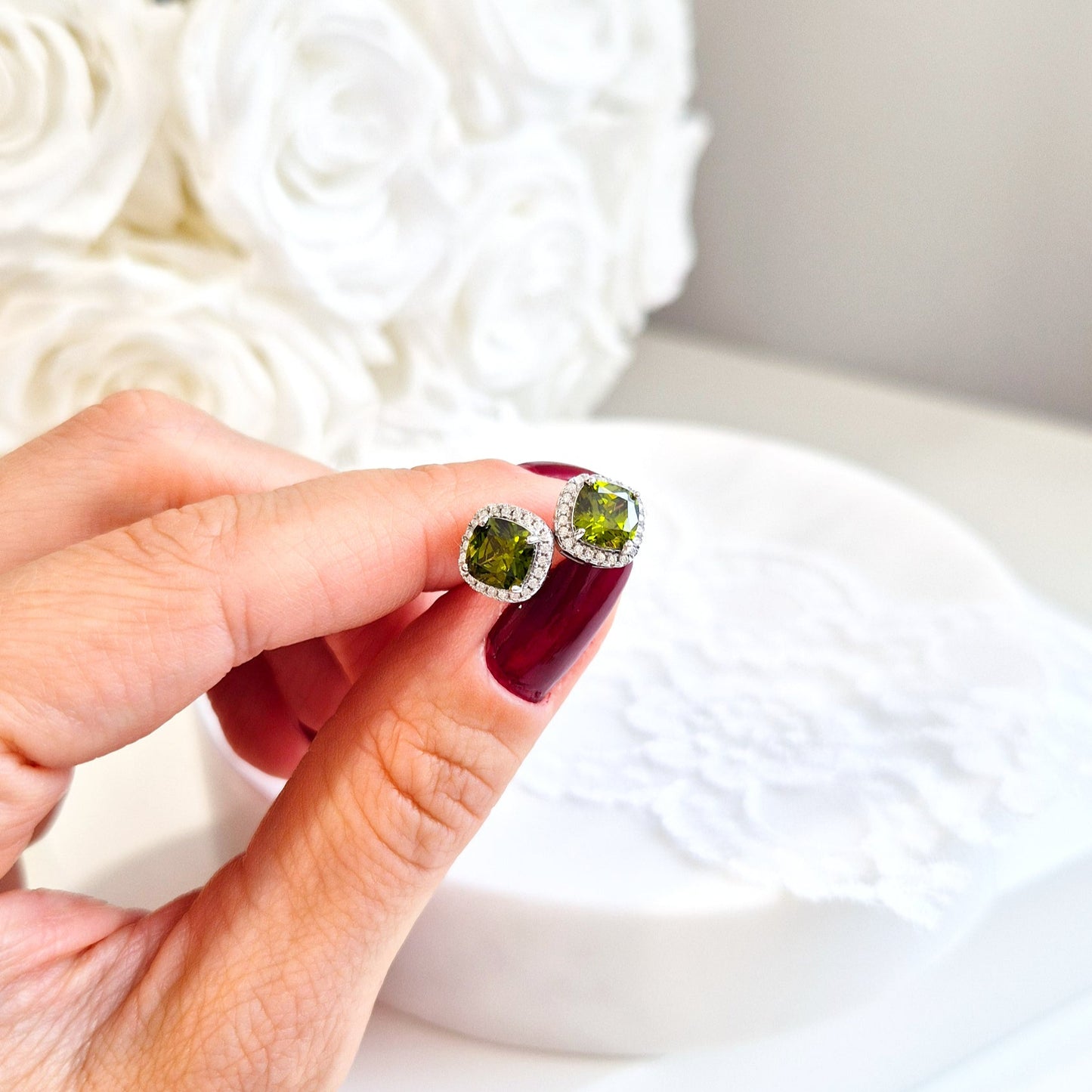 Peridot Stud earrings, Peridot Ohrstecker, puces d’oreilles, orecchini a perno