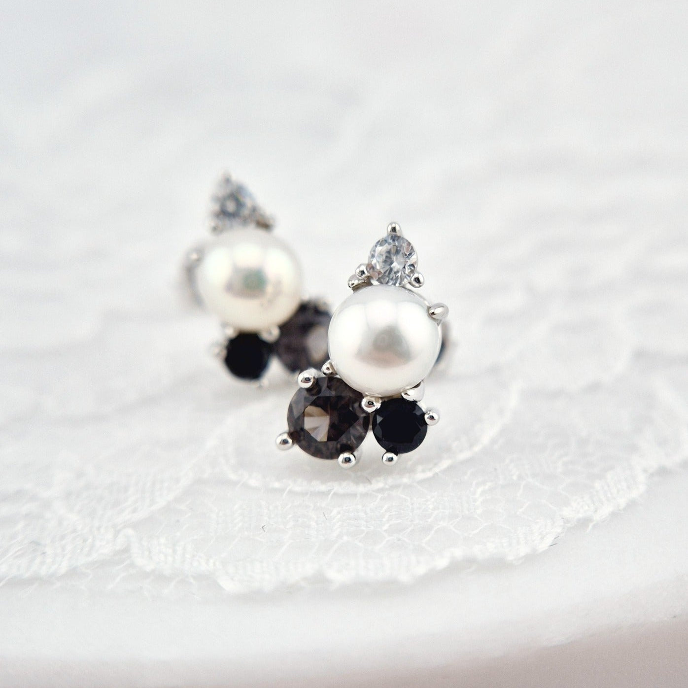 Perlen Ohrringe, Silber Ohrringe, Pearl Earrings, Silver earrings, black earrings, schwarze Ohrringe, Perlen Ohrstecker, Perlen Ohrringe silber, Pear earrings, Süsswasserperlen Ohrringe, Schwarzer Spinell Ohrringe, Ohrringe, Ohrstecker