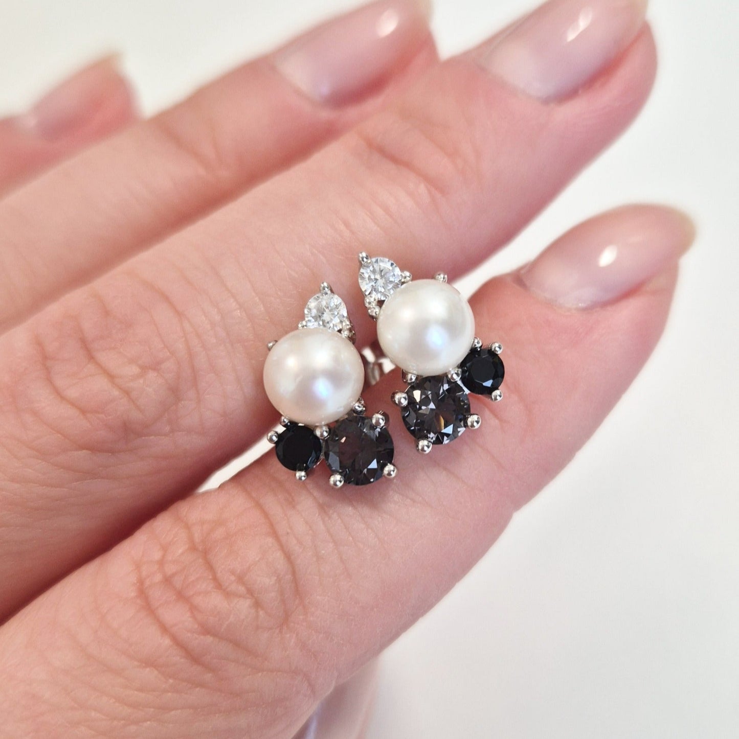 Perlen Ohrringe, Silber Ohrringe, Pearl Earrings, Silver earrings, black earrings, schwarze Ohrringe, Perlen Ohrstecker, Perlen Ohrringe silber, Pear earrings, Süsswasserperlen Ohrringe, Schwarzer Spinell Ohrringe, Ohrringe, Ohrstecker