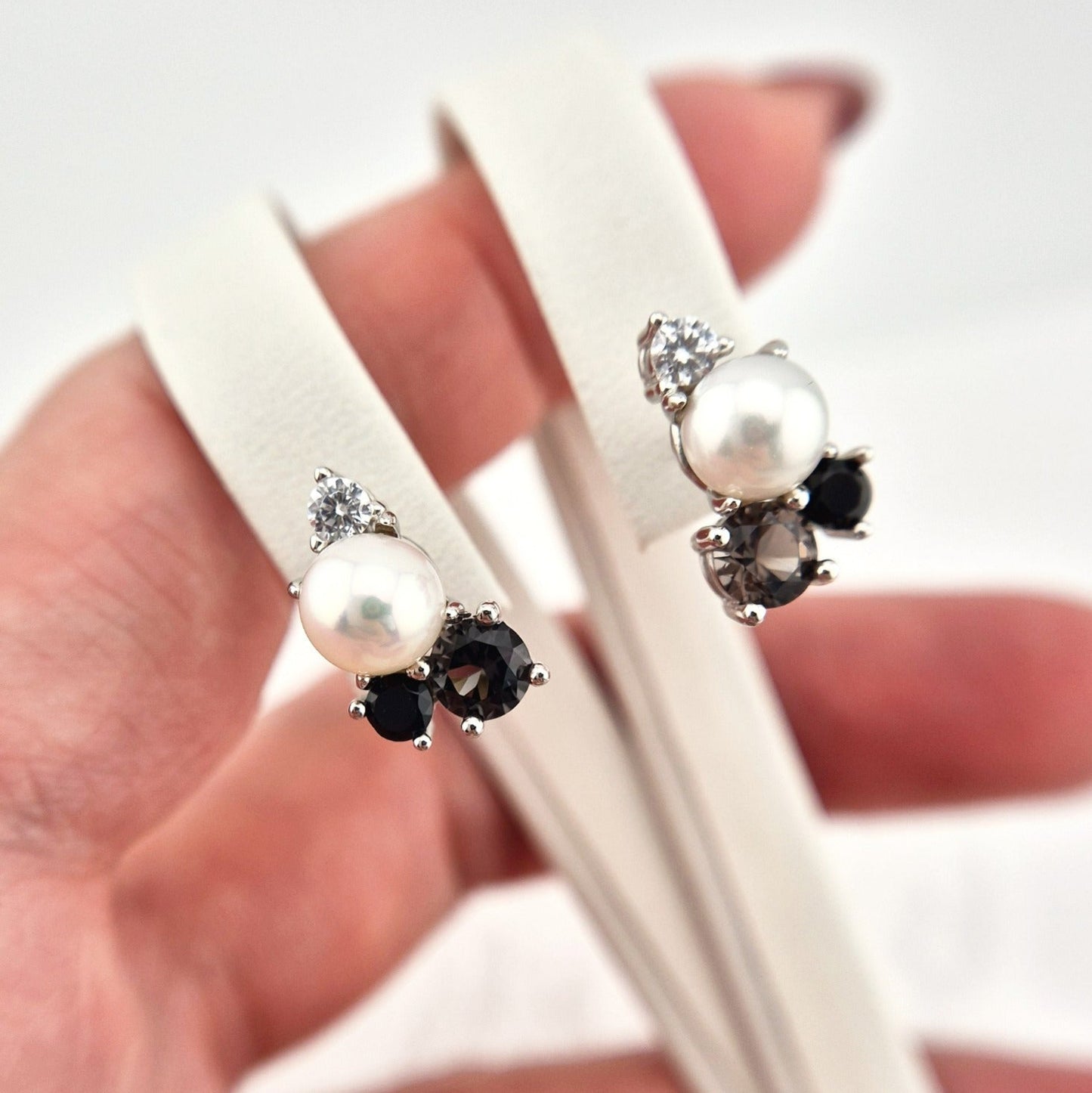 Perlen Ohrringe, Silber Ohrringe, Pearl Earrings, Silver earrings, black earrings, schwarze Ohrringe, Perlen Ohrstecker, Perlen Ohrringe silber, Pear earrings, Süsswasserperlen Ohrringe, Schwarzer Spinell Ohrringe, Ohrringe, Ohrstecker