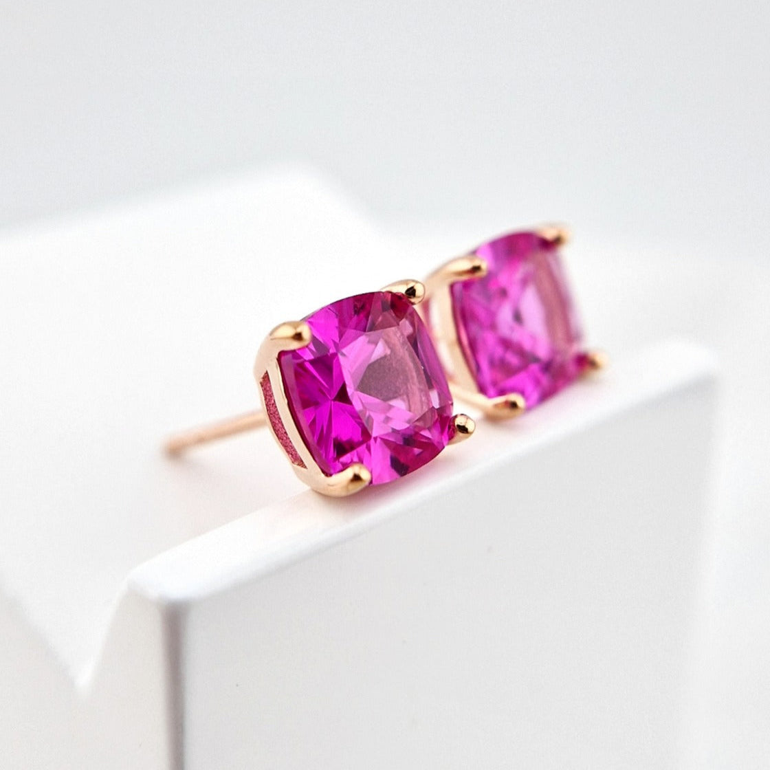 Rosa Saphir Ohrstecker, Pink sapphire stud earrings, Saphir Ohrringe, Sapphire earrings, Ohrschmuck, Rosa Ohrringe Pink earrings, hot pink sapphire earrings, hot pink earrings, Ohrschmuck, Ohrstecker, Ohrringe, studs, earrings, stud earrings