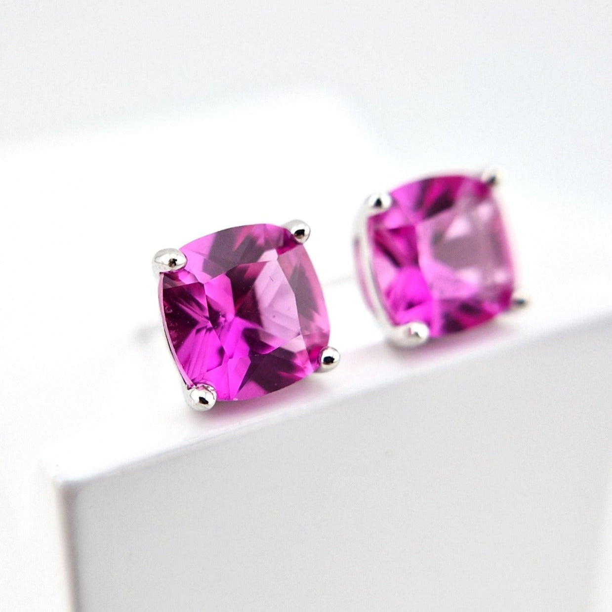 Rosa Saphir Ohrstecker, Pink sapphire stud earrings, Saphir Ohrringe, Sapphire earrings, Ohrschmuck, Rosa Ohrringe Pink earrings, hot pink sapphire earrings, hot pink earrings, Ohrschmuck, Ohrstecker, Ohrringe, studs, earrings, stud earrings