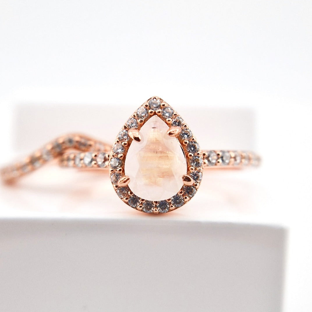 Mondstein Ring Rosegold, Rainbow moonstone rings rose glod palted silver ring, Silber Ring mit Mondstein Edelstein, halo Ring, Chevron Ring, Mondstein Ring SIlber Ring mit Mondstein Rosegold vergoldet, Rosegold Ring, Moonstone Ring