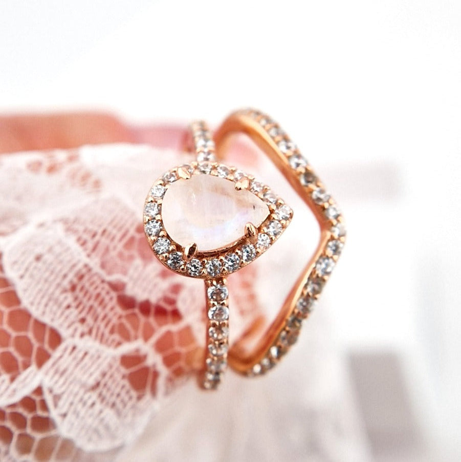 Mondstein Ring Rosegold, Rainbow moonstone rings rose glod palted silver ring, Silber Ring mit Mondstein Edelstein, halo Ring, Chevron Ring, Mondstein Ring SIlber Ring mit Mondstein Rosegold vergoldet, Rosegold Ring, Moonstone Ring