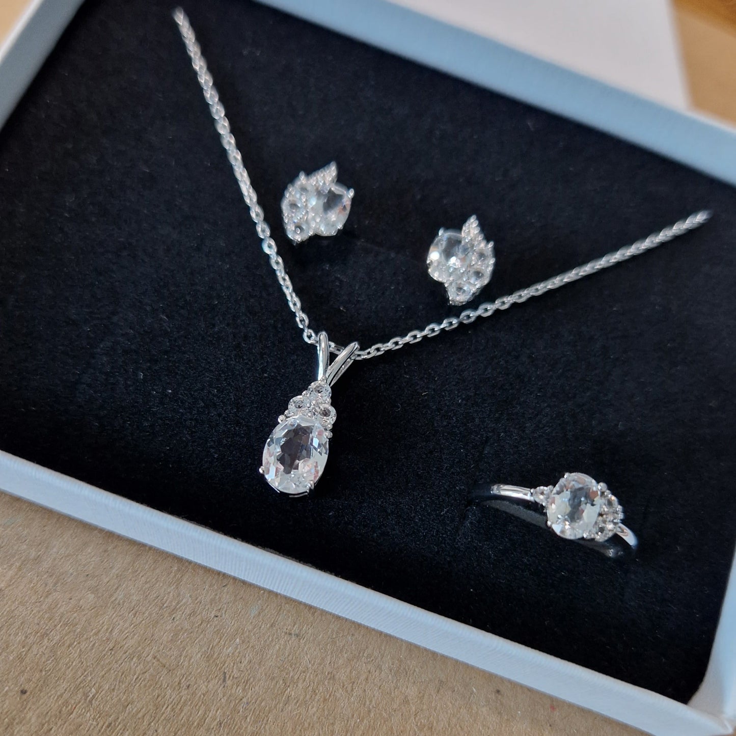 Silber Schmuckset Weisser Topas, White Topaz Jewelry set, Weiss topas Schmuckset, Topas Schmuck Set, Topaz Jewelry Set, Weiss Topas Ohrringe, Topas Ohrstecker, Weiss Topas Ring, Topas Kette, Weiss Topas Halskette, Topaz necklace, white topaz pendant necklace, white topaz ring, white topaz earrings, topaz stud earrings, silver ejwelry set, Silber Schmuck, Ring, Halskette, Necklace, Ohrringe, Ohrstecker, stud earrings
