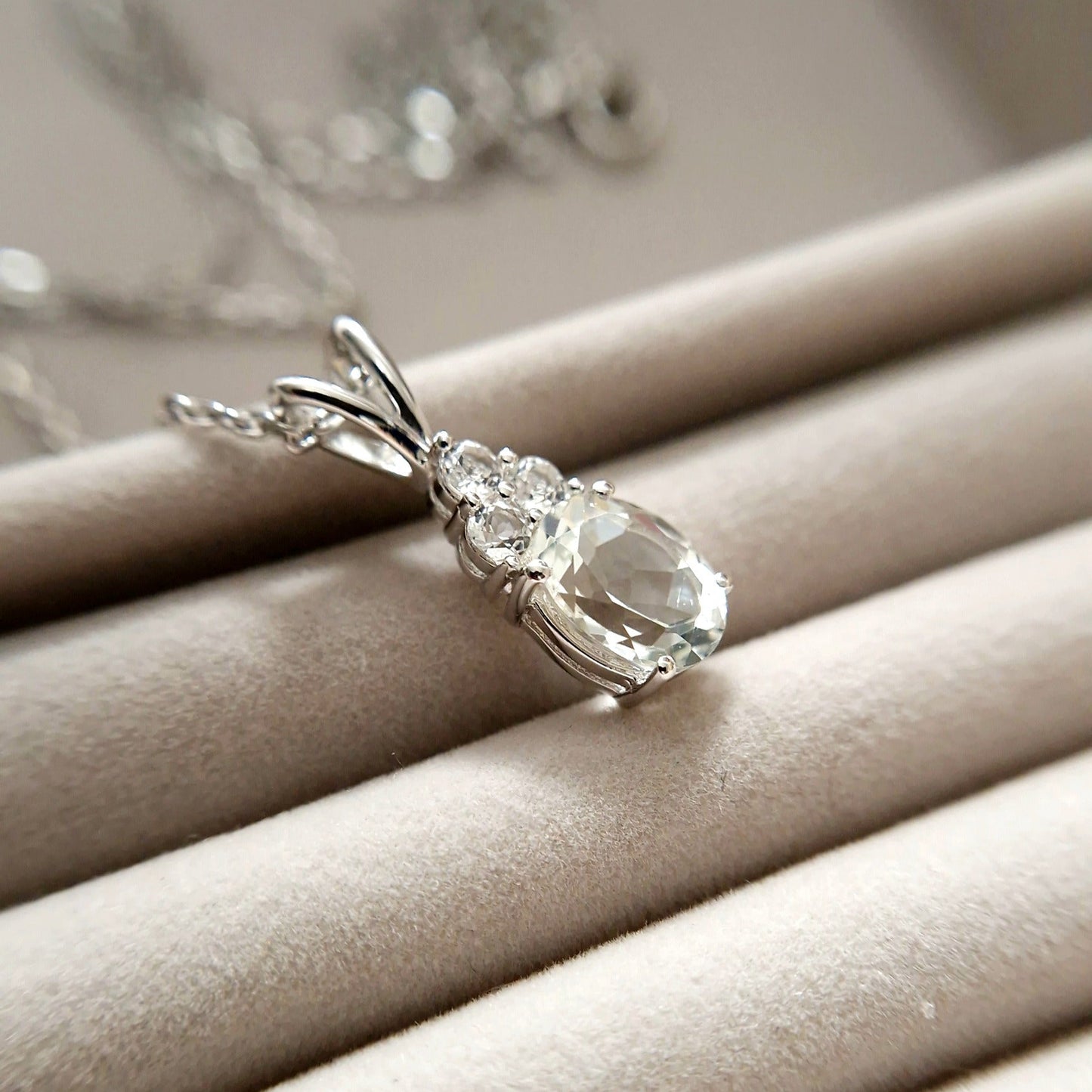 Weiss Topas Halskette, White Topaz Necklace, Topas Halskette, Topaz Necklace, Topaz pendant necklace, pendant Necklace, Anhänger Halskette, Anhänger Kette, Silber Kette, Silber Halskette, Silber Halskette Damen, elegant necklace, timeless necklace, Halskette, necklace