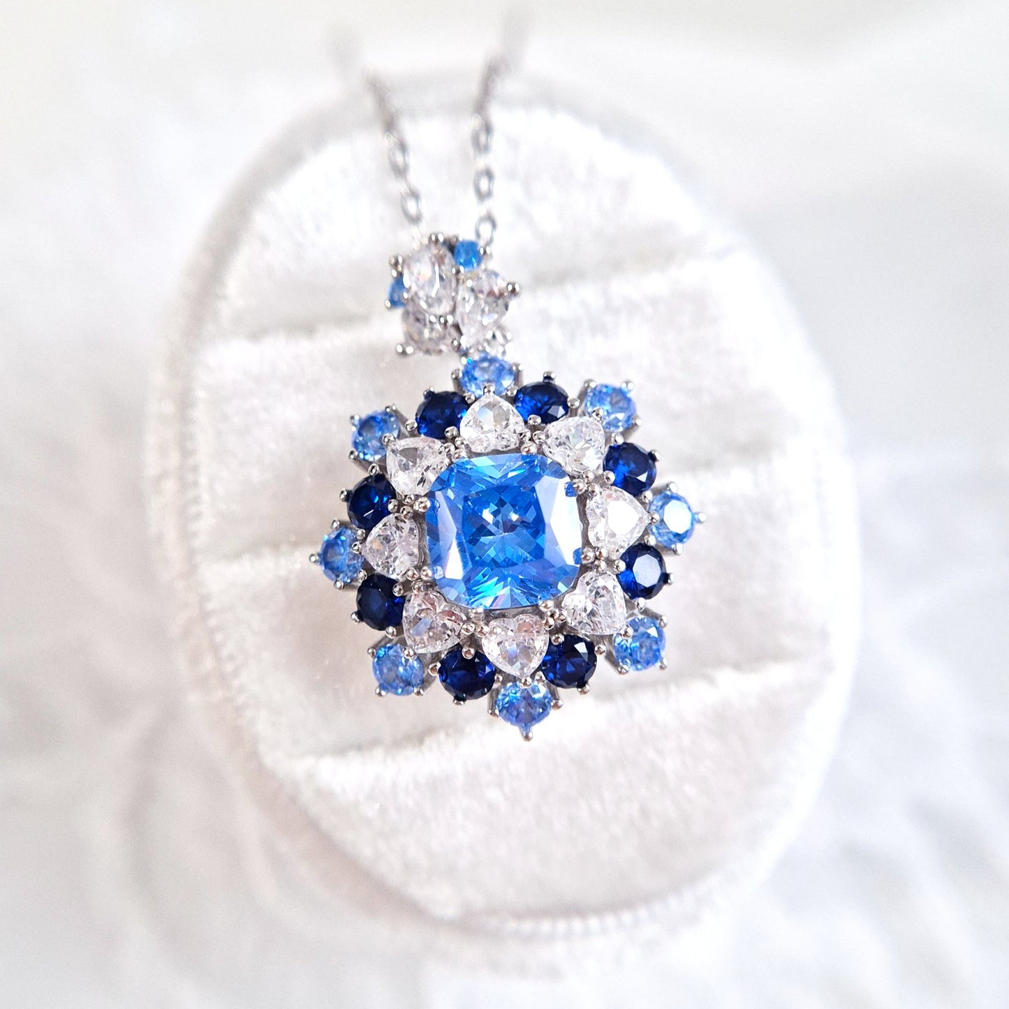 Silber Halskette Zirkonia blau, Anhänger Kette mit blauen CZ Diamant Imitaten, Silver necklace blue zircon, Zirkonia Halskette, Blaue Anhänger Halskette, collier, collana, collier bleue cz
